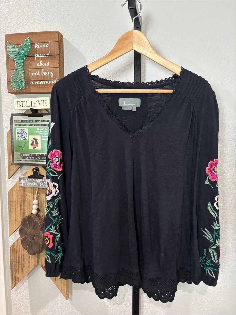 Anthropologie Black Embroidered V-Neck Peasant Blouse sz S 18pp 23L cotton